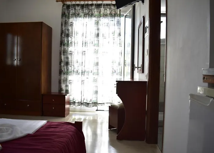 Michalis Place فاسيليكي